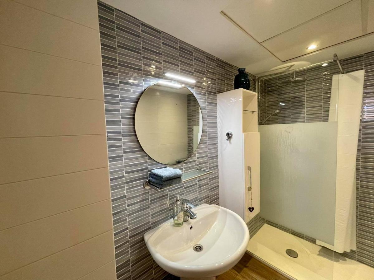 פינסטראט 2 Bed Penthouse Apartment - Sea Views - Sleeps 4 מראה חיצוני תמונה